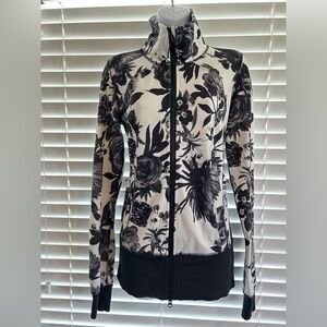 Lululemon Floral Black and White Women's Jacket, 2 way zip, EUC, size 6